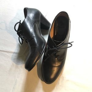Frye Oxford Pump